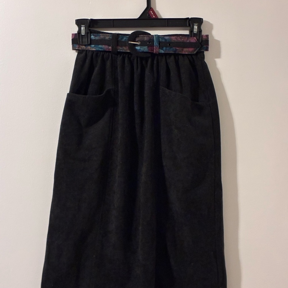 Elegant Black Skirt with Belt